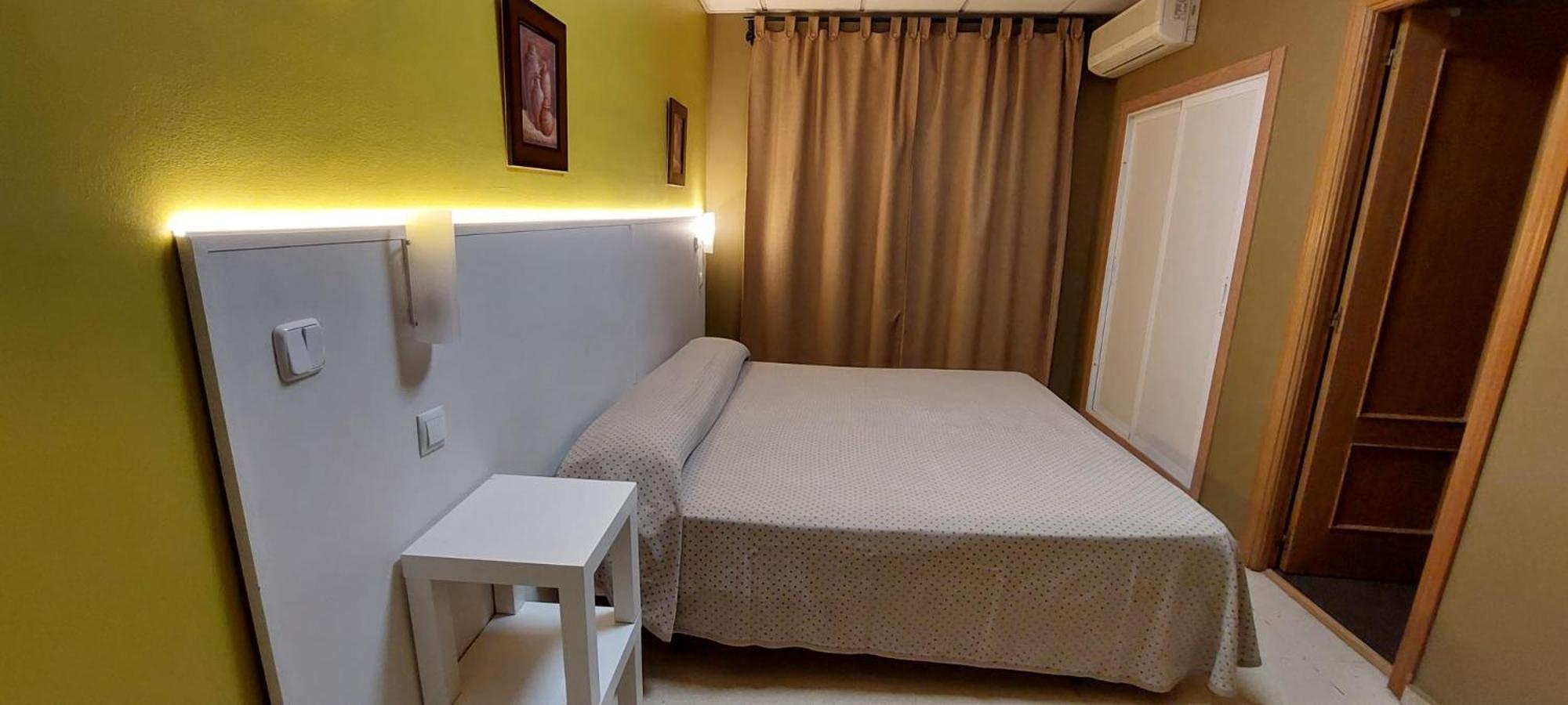 Hostal Ds Velilla de San Antonio Eksteriør billede