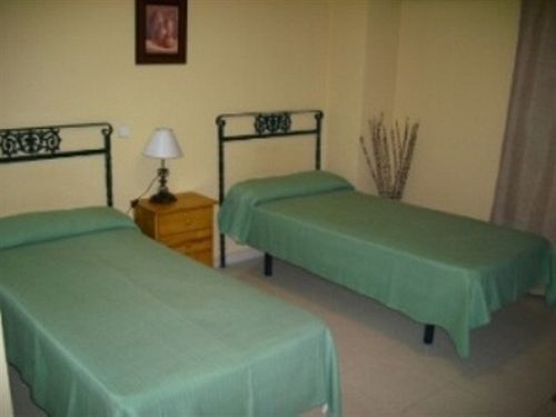 Hostal Ds Velilla de San Antonio Eksteriør billede