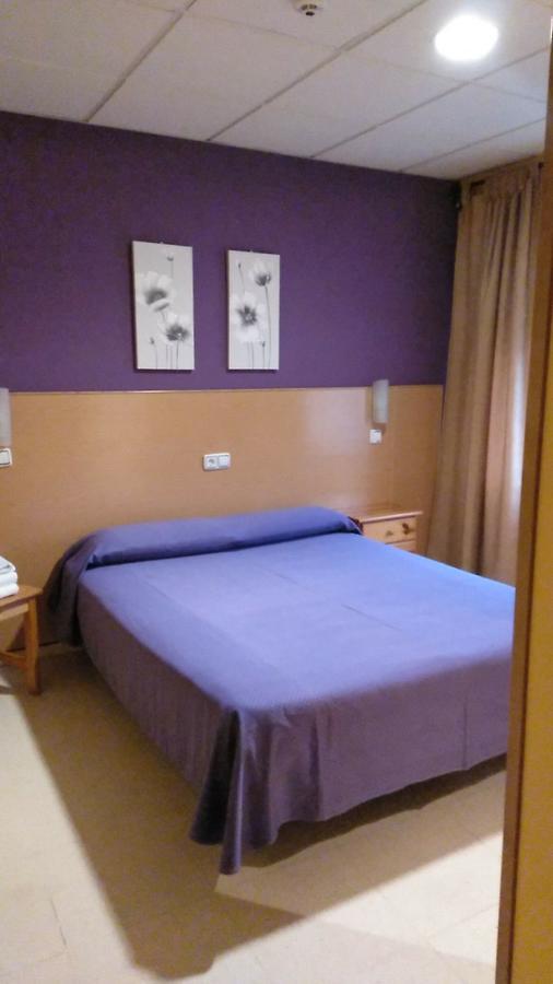 Hostal Ds Velilla de San Antonio Eksteriør billede