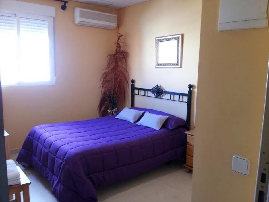 Hostal Ds Velilla de San Antonio Eksteriør billede